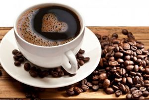 Thị trường cà phê hiện nay tràn lan bởi các loại cà phê kém chất lượng khiến bạn lo lắng .Vậy làm cách nào để phân biệt được cà phê giả và cà phê nguyên chất? Làm sao để biết ly cà phê đang uống là cà phê thực? Bài viết sau sẽ giúp bạn phân biệt 2 loại cà phê trên .