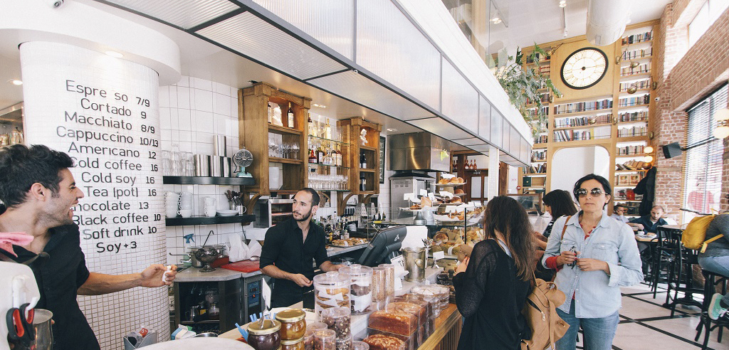 Những cách quản lý khách hàng cafe hiệu quả - Cà phê rang xay